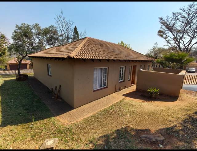 4 BEDROOM TOWNHOUSE FOR SALE IN CASHAN